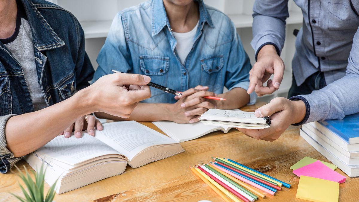 K 12 recruiting questions Hero